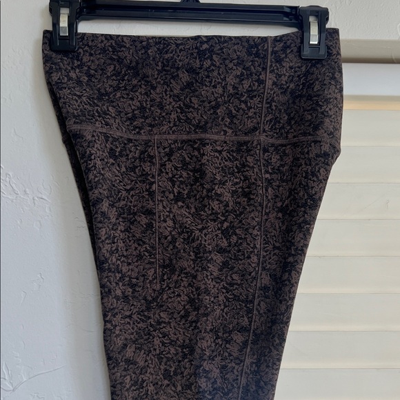 Athleta Pink and Black high waste legging 3/4 - Picture 4 of 5